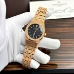 Dong-Ho-Audemars-Piguet-Replica-11-Royal-Oak-67653OR-Nu-May-Pin-34mm-6.jpg