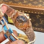 Dong-Ho-Audemars-Piguet-Replica-11-Royal-Oak-Chronograph-Frosted-Gold-26240-Mat-Xanh-Blue-Xuong-APS-41mm-11.jpg