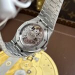 Dong-Ho-Audemars-Piguet-Replica-11-Royal-Oak-Selfwinding-Flying-Tourbillon-26530ST-Mat-Xanh-Khoi-41mm-1.jpg
