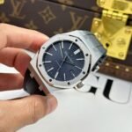 Dong-Ho-Audemars-Piguet-Royal-Oak-15400ST-Replica-11-Mat-Xanh-Blue-Day-Cao-Su-Xuong-APS-41mm-5.jpg