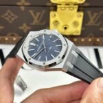 Dong-Ho-Audemars-Piguet-Royal-Oak-15400ST-Replica-11-Mat-Xanh-Blue-Day-Cao-Su-Xuong-APS-41mm-5.jpg