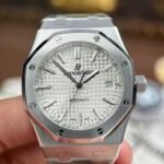 Dong-Ho-Audemars-Piguet-Royal-Oak-15450-Replica-11-Mat-Trang-May-Co-Thuy-Sy-Nha-May-ZF-37mm-1.jpg
