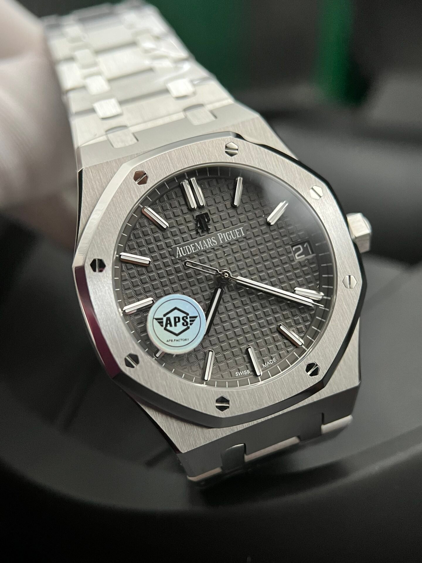 Dong-Ho-Audemars-Piguet-Royal-Oak-15500ST-Mat-Xam-Nha-May-APS-41mm-1.jpg