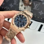 Dong-Ho-Audemars-Piguet-Royal-Oak-26240-Replica-11-Mau-Vang-Hong-Mat-Xanh-Blue-APS-41mm-6.jpg