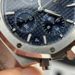 Dong-Ho-Audemars-Piguet-Royal-Oak-26240ST-Mat-Xanh-Blue-May-Mong-New-2025-41mm-5.jpg