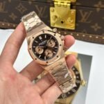 Dong-Ho-Audemars-Piguet-Royal-Oak-Chronograph-26239-Replica-11-Mat-Nau-May-Mong-New-2025-APS-41mm-2.jpg