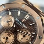 Dong-Ho-Audemars-Piguet-Royal-Oak-Chronograph-26239-Replica-11-Mat-Nau-May-Mong-New-2025-APS-41mm-2.jpg