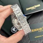 Dong-Ho-Audemars-Piguet-Royal-Oak-Jumbo-Extra-Thin-15202ST-Replica-9.jpg