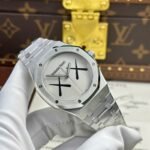 Dong-Ho-Audemars-Piguet-Royal-Oak-x-Kaws-Che-Tac-Mat-So-XX-Nha-May-APS-41mm-6-1.jpg