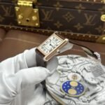 Dong-Ho-Cartier-Tank-Louis-Fake-11-Mat-Trang-Vo-Ma-Vang-Hong-27.8×38-12.jpg