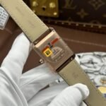 Dong-Ho-Cartier-Tank-Louis-Fake-Cao-Cap-Mat-Trang-Day-Da-Mau-Nau-27.8×38-9.jpg