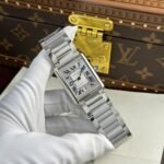 Dong-Ho-Cartier-Tank-Must-Extra-Large-Model-Replica-11-Mat-Trang-Day-Kim-Loai-Xuong-AF-31x41mm-10.jpg