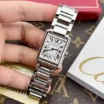 Dong-Ho-Cartier-Tank-Must-WSTA005-Replica-11-Mat-Chu-Nhat-9.jpg