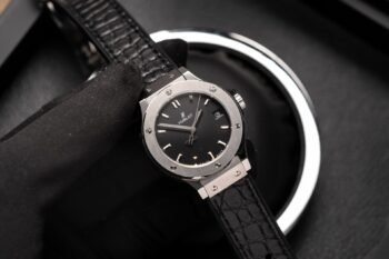 [hot-selling model]1:1 replica of the Hublot Classic Fusion watch, black dial, leather strap, HB Factory, 33 mm