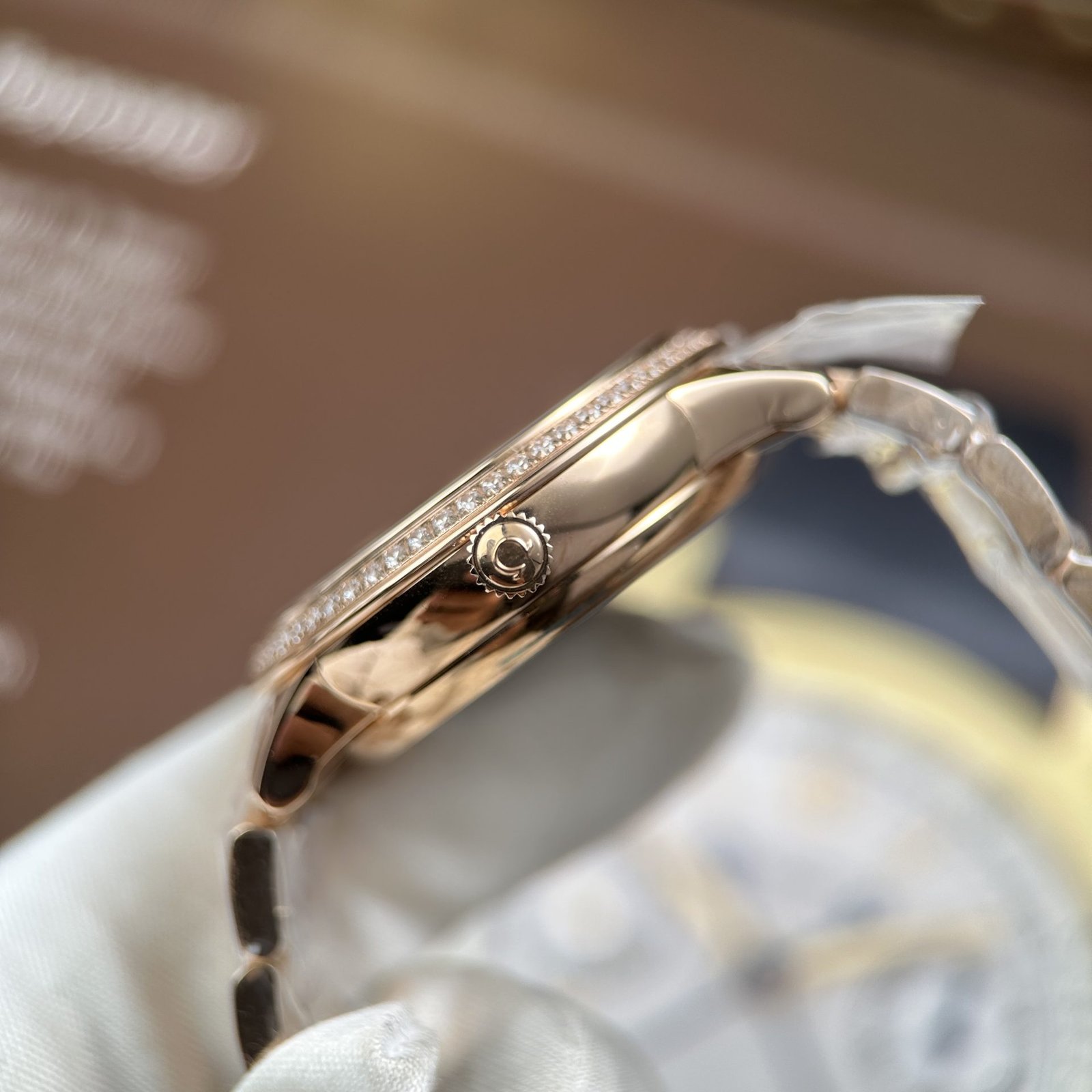 Dong-Ho-Nu-Omega-De-Ville-Prestige-Replica-11-Mat-Mau-Do-Do-May-Co-Thuy-Sy-34mm-5.jpg