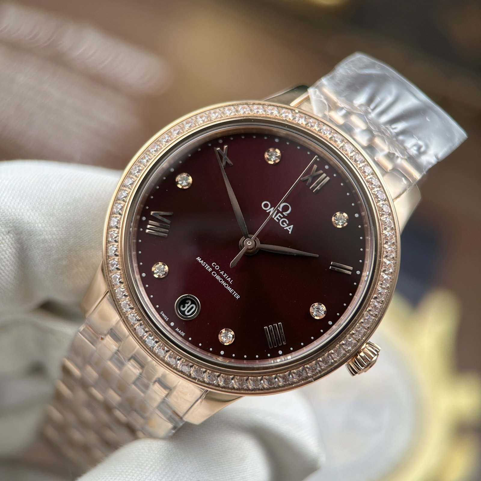 Dong-Ho-Nu-Omega-De-Ville-Prestige-Replica-11-Mat-Mau-Do-Do-May-Co-Thuy-Sy-34mm-8.jpg