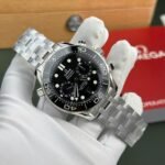 Dong-Ho-Omega-Replica-11-Seamaster-Diver-300M-Chronograph-Mat-Den-Nha-May-N1-44mm-9.jpg