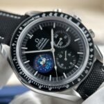 Dong-Ho-Omega-Replica-11-Speedmaster-Silver-Snoopy-Phien-Ban-Ky-Niem-50-Nam-Mat-Den-New-2025-42mm-2.jpg