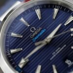 Dong-Ho-Omega-Seamaster-Aqua-Terra-GMT-Che-Tac-Mau-Xanh-Duong-Xuong-VS-41mm-1.jpg