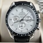 Dong-Ho-Omega-Speedmaster-Apollo-13-Snoopy-Replica-11-Mat-Trang-New-2025-42mm-1.jpg