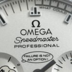 Dong-Ho-Omega-Speedmaster-Apollo-13-Snoopy-Replica-11-Mat-Trang-New-2025-42mm-1.jpg