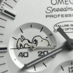 Dong-Ho-Omega-Speedmaster-Apollo-13-Snoopy-Replica-11-Mat-Trang-New-2025-42mm-1.jpg