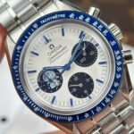 Dong-Ho-Omega-Speedmaster-Silver-Snoopy-50th-Anniversary-Che-Tac-Khoa-Moi-42mm-1.jpg